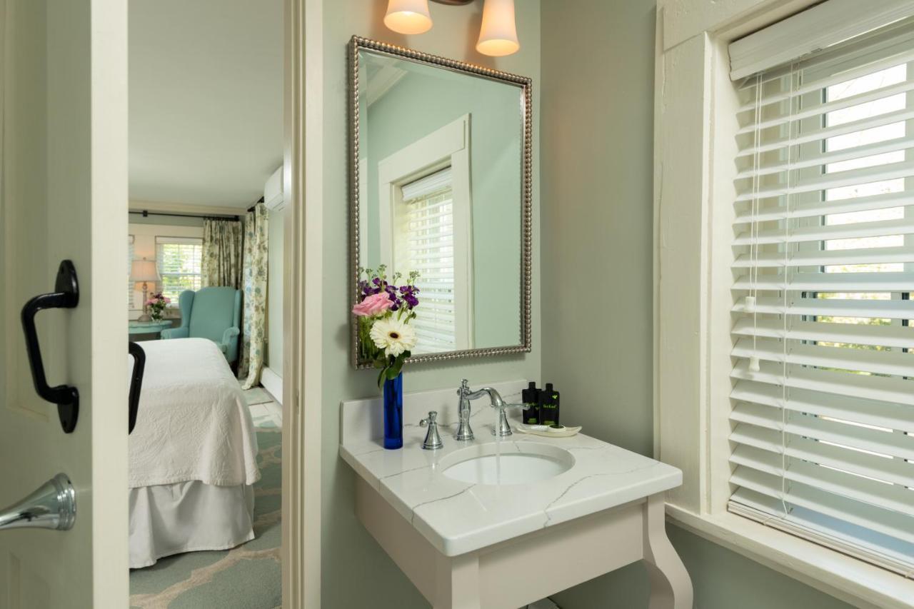 The Inn At Yarmouth Port מראה חיצוני תמונה